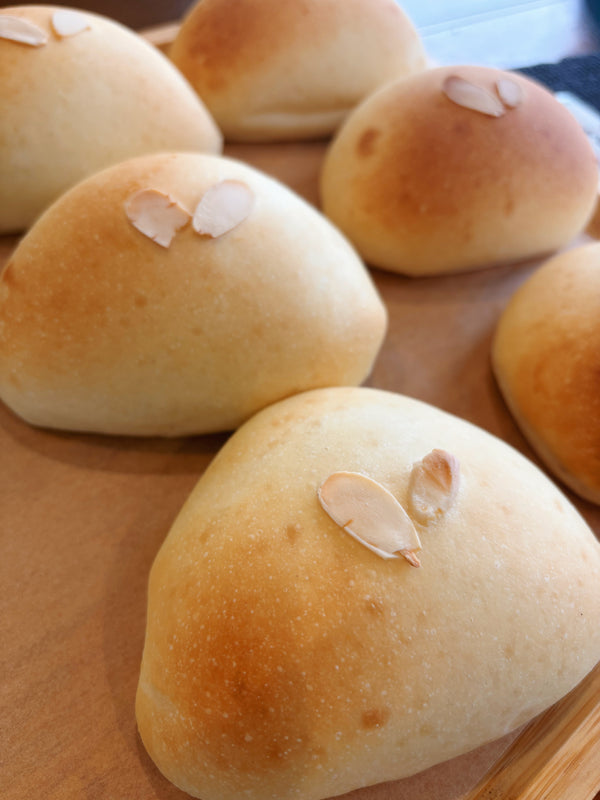 濃金クリームパン