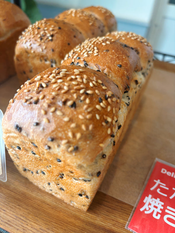 ミニごま食パン